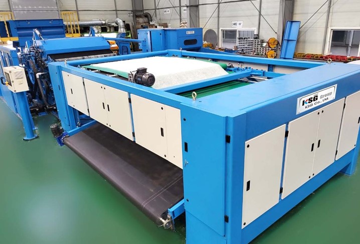 Cross Lapper for Nonwoven Lines: Weight Profiling and Supply - What a cross lapper actually does